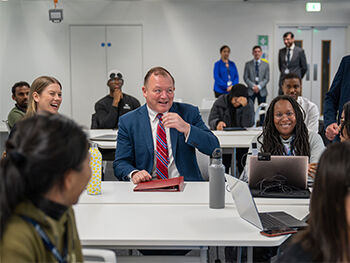 Damian Collins with Birmingham City University and University of Birmingham students and alumni 13.10.22