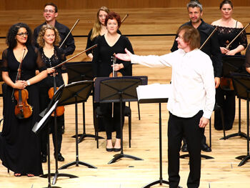 Julian Lloyd Webber orchestra of the swan news